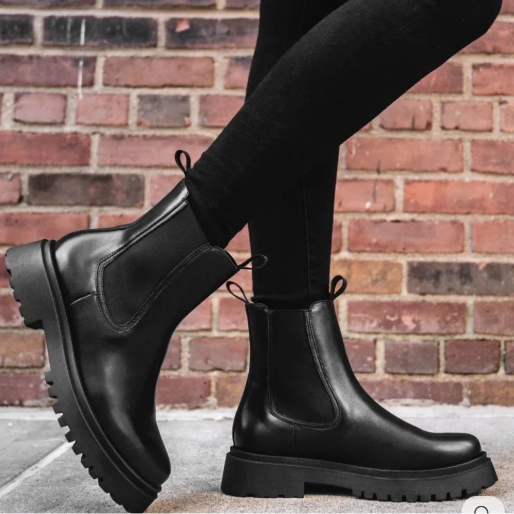 Thursday Boot Co Legend Chelsea Boot Black Leather Women’s Size 8.5 US - Picture 3 of 11